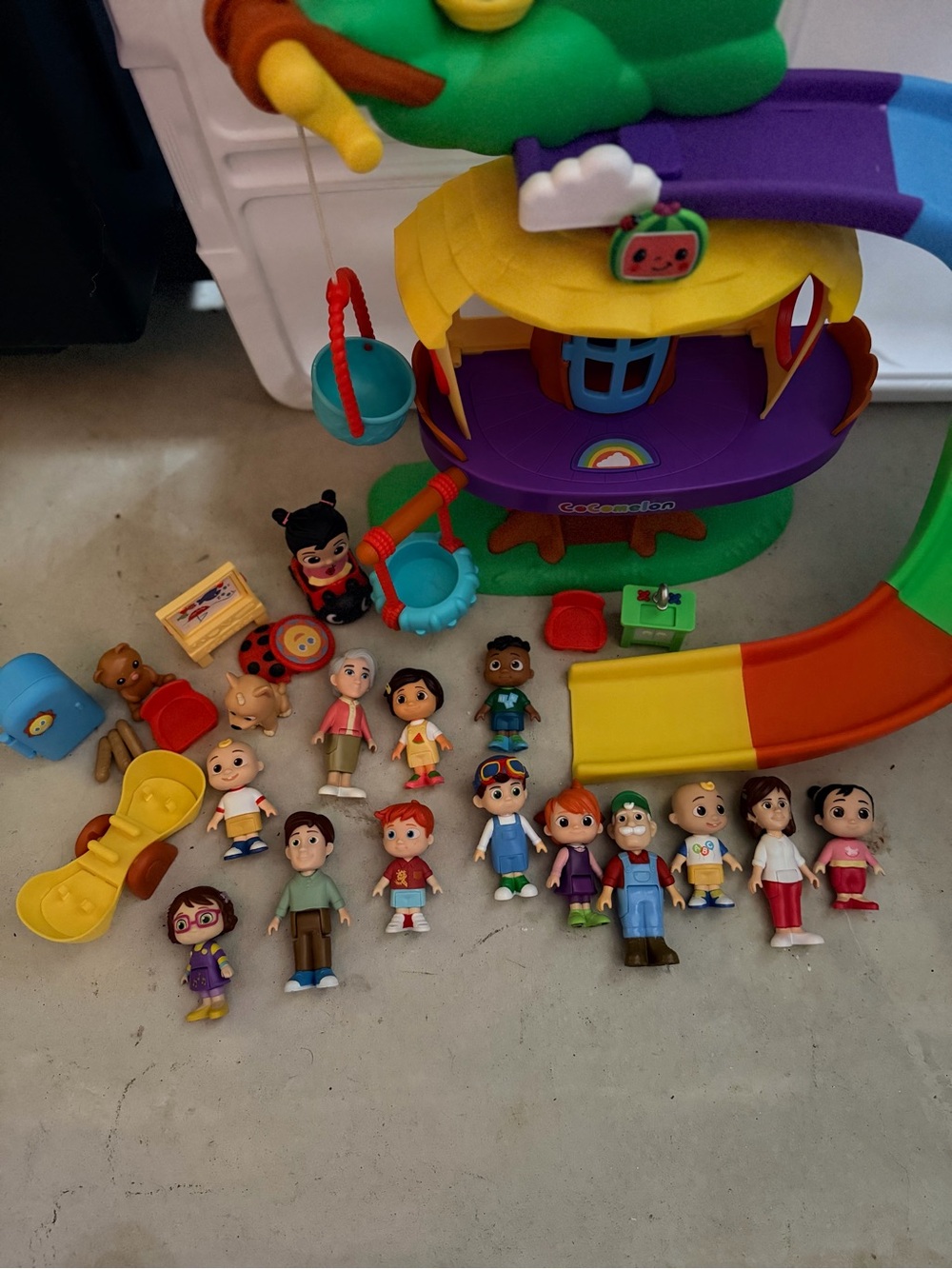 Cocomelon lot: Build a Vehicle, and Deluxe Clubhouse Set
